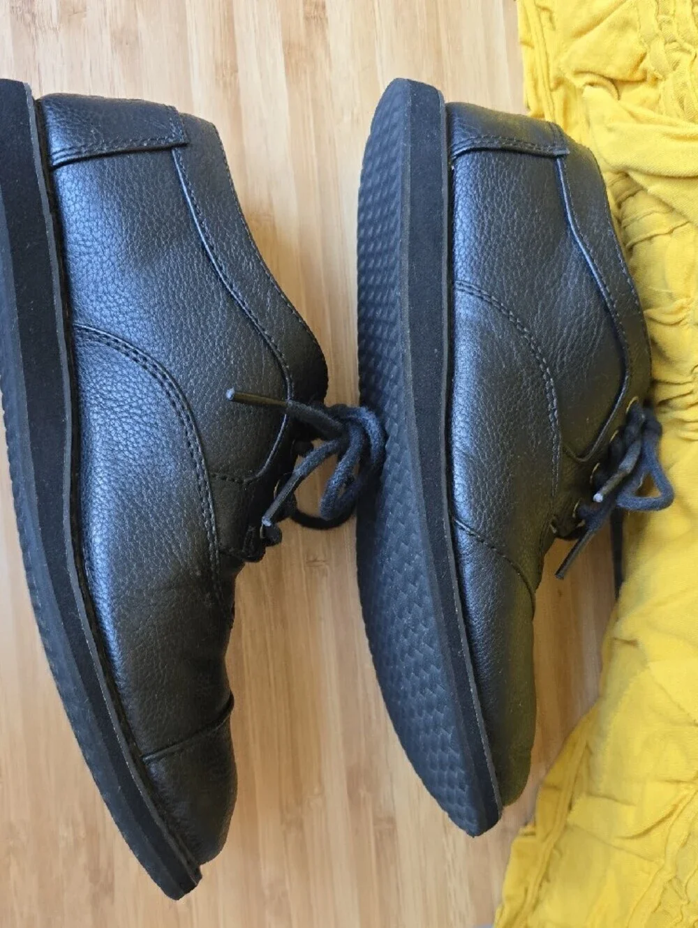 Toms Boys Black Leather Lace-Up Oxfords Size 4